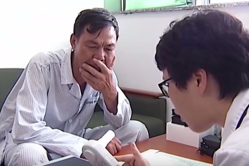 ông NĐH khám bệnh phổi tắc nghẽn